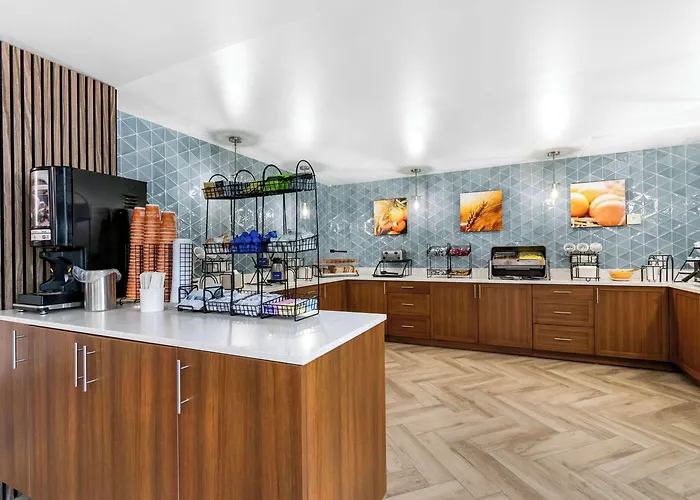 Comfort Inn & Suites York North