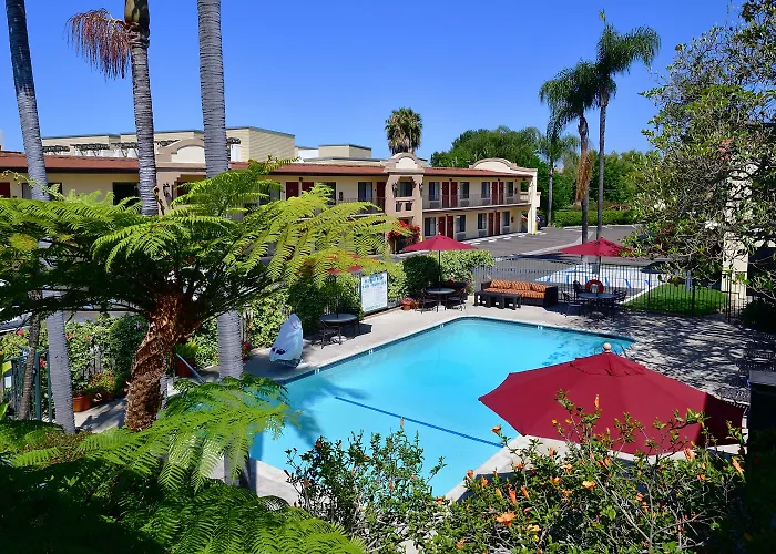 Lamplighter Inn & Suites At Sdsu