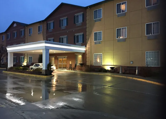 Best Western Plus Des Moines West Inn & Suites