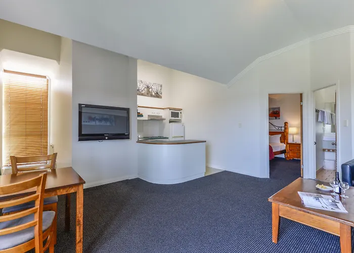 Burnett Riverside Hotel
