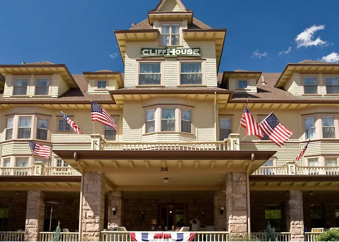 Cliff House At Pikes Peak