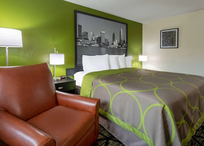 Super 8 By Wyndham Wooster