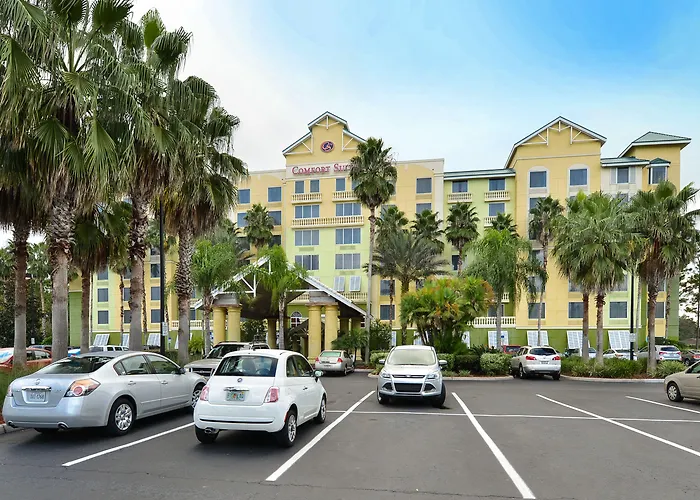 Comfort Suites Maingate East