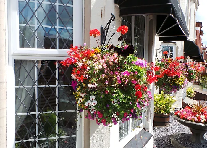 Brookside Hotel & Restaurant