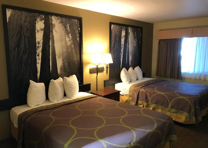 Super 8 By Wyndham Corning