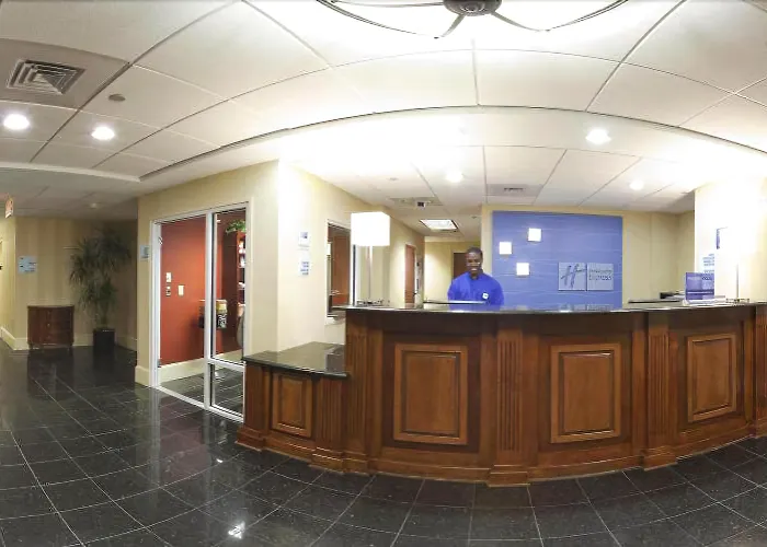 Comfort Suites Near Birkdale Village- Huntersville