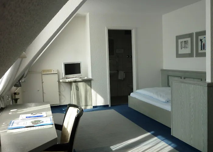 Avenue Hotel