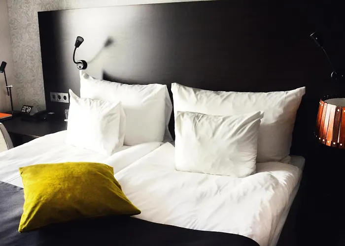 Home Hotel Plaza