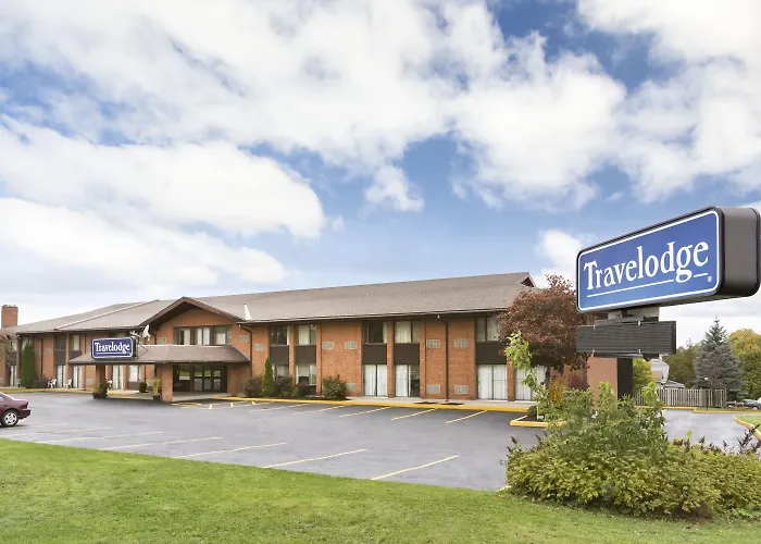 Travelodge By Wyndham Owen Sound On