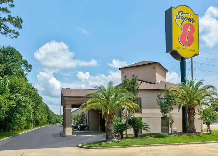 Super 8 By Wyndham Diberville Biloxi Area