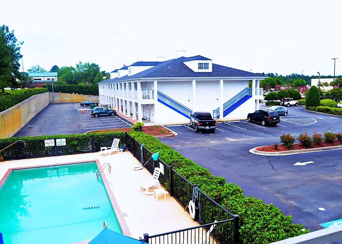 Baymont By Wyndham Valdosta At Valdosta Mall
