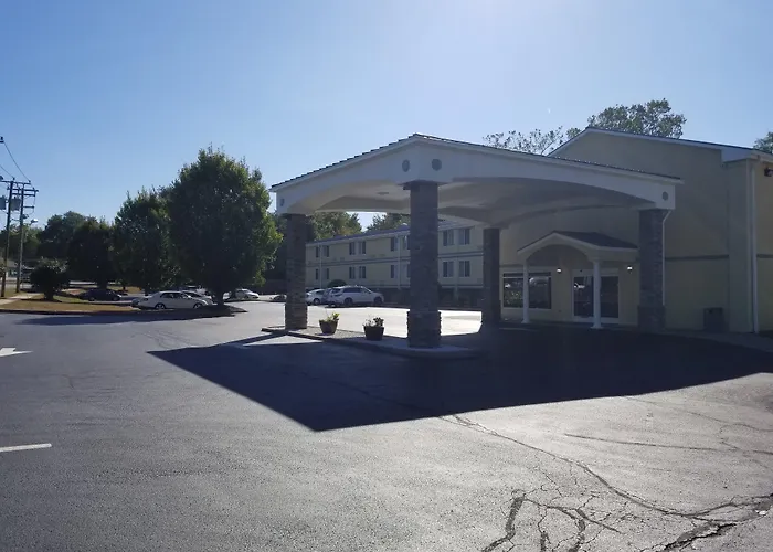 Quality Inn & Suites Danbury Near University