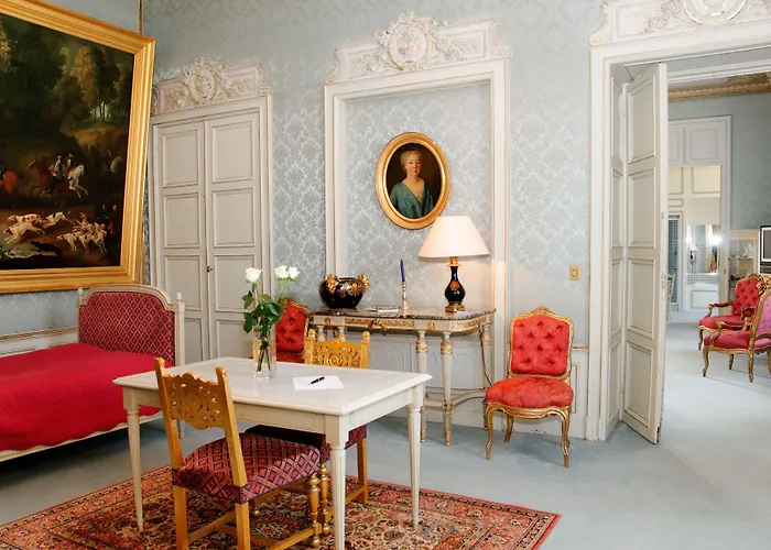 Chateau-Hotel De Nieuil