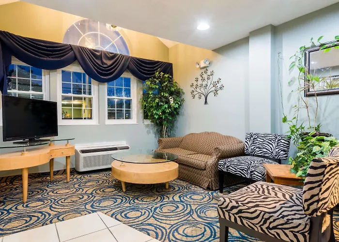 Microtel Inn & Suites By Wyndham Riverside