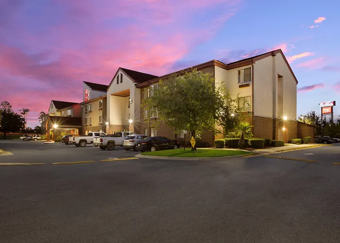Red Roof Inn & Suites Savannah Airport