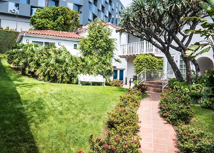 Sunset Marquis Hotel