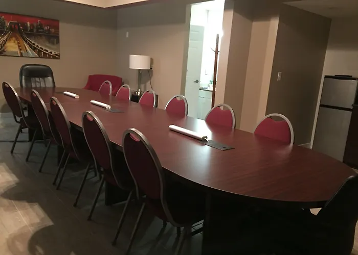 Super 8 By Wyndham Red Deer