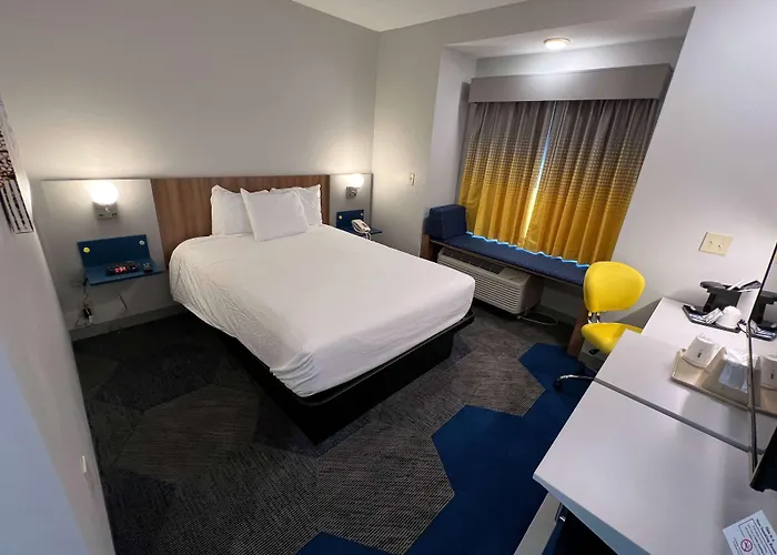 Microtel Inn & Suites By Wyndham Charlotte/Northlake