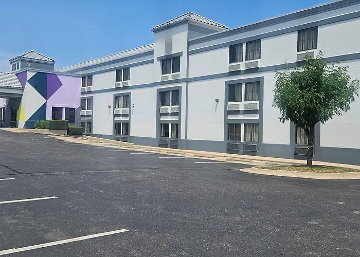Spark By Hilton Wichita East