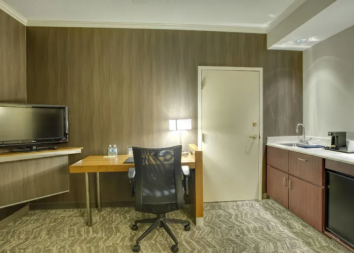 Springhill Suites By Marriott Lawrence Downtown