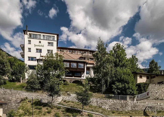 Engadiner Boutique-Hotel Guardaval