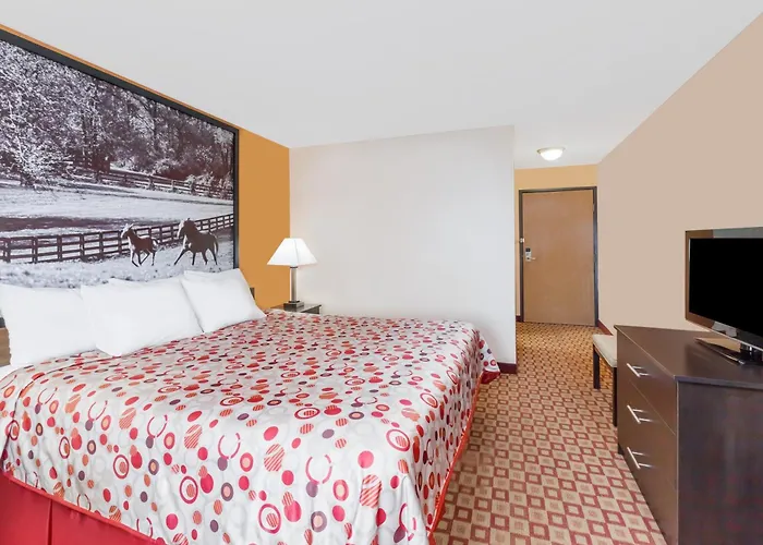 Super 8 South By Wyndham