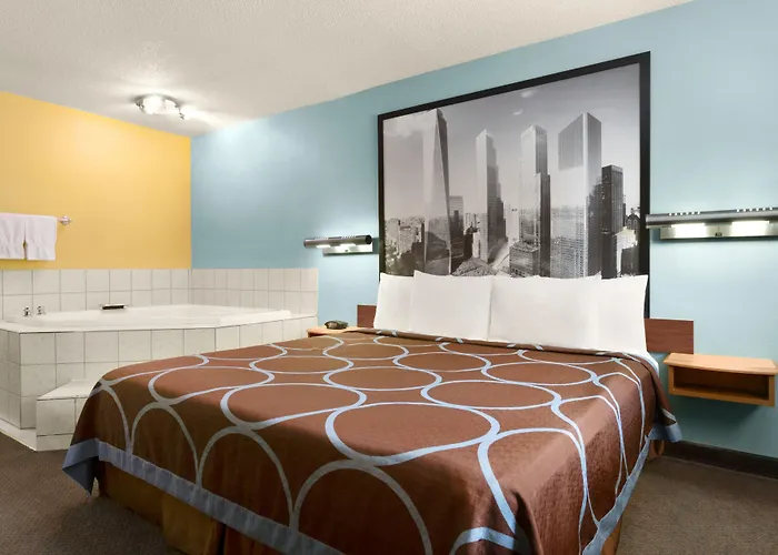 Super 8 By Wyndham Findlay