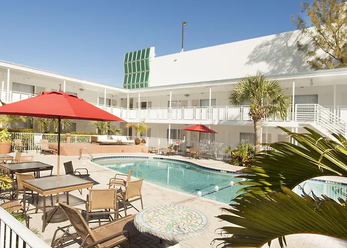 Collins Hotel