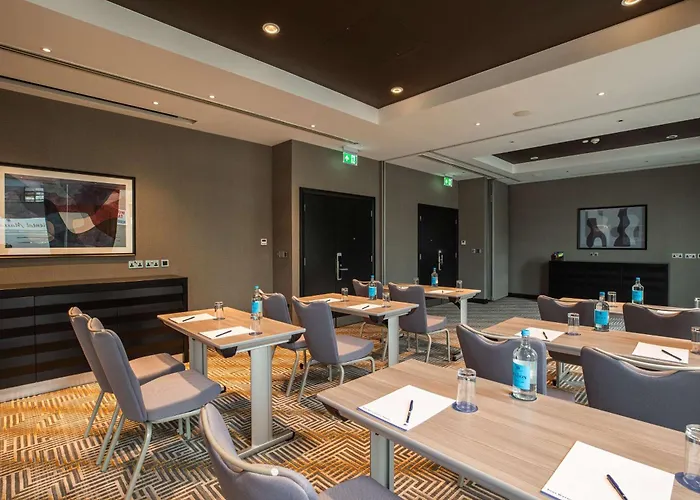 Doubletree By Hilton Woking