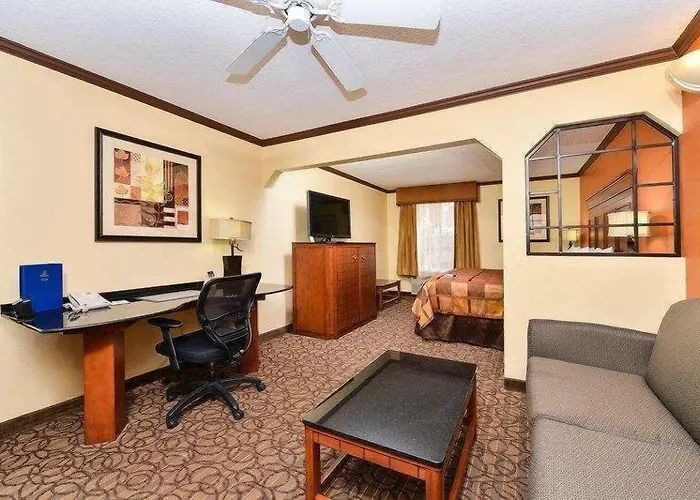 Best Western Plus Midwest Inn & Suites