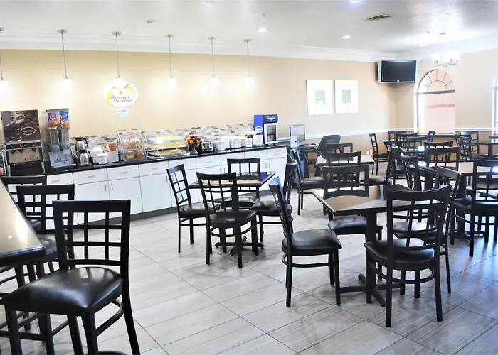 Super 8 By Wyndham Galveston