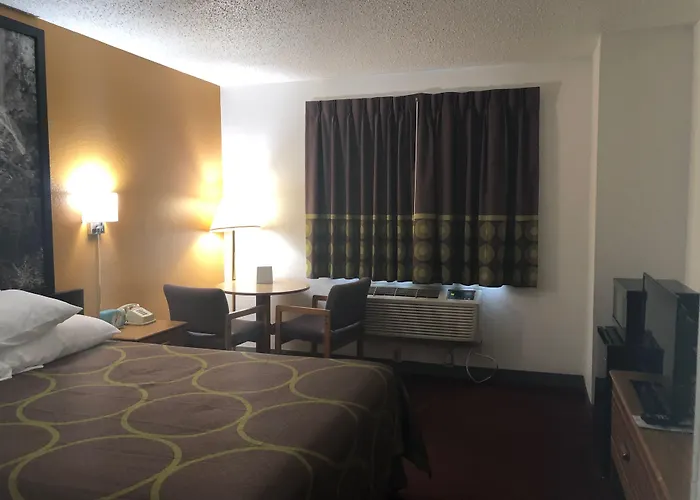 Super 8 By Wyndham Front Royal Near Shenandoah National Park