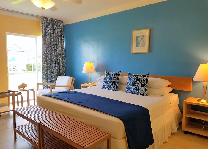 Flamingo Bay Hotel & Marina