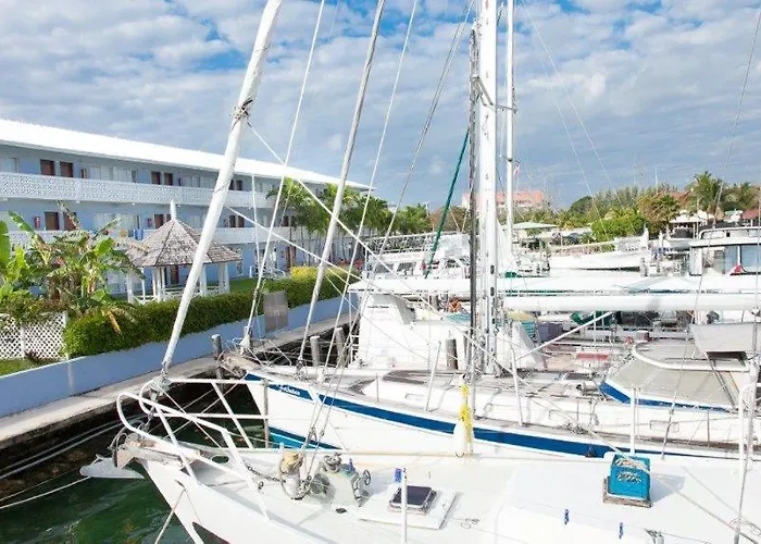 Flamingo Bay Hotel & Marina