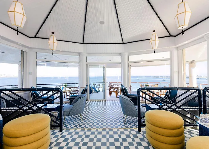 The Albatroz Hotel