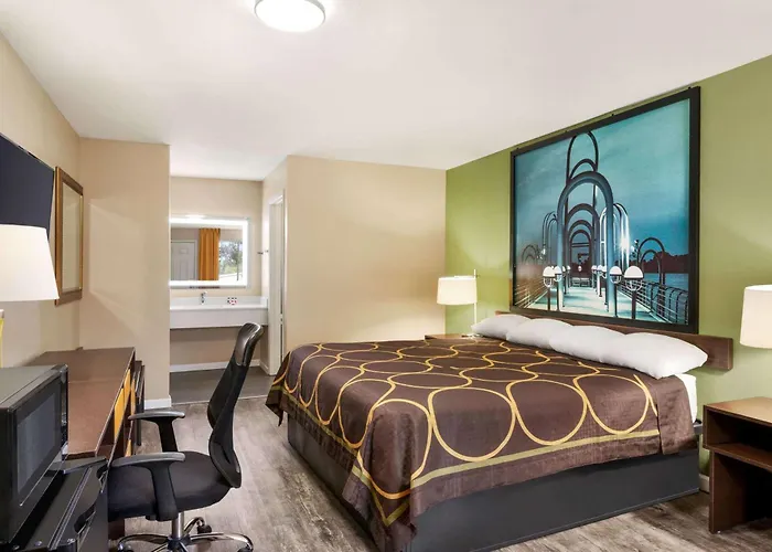 Super 8 By Wyndham Brookhaven