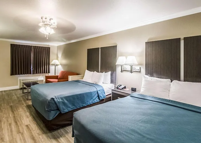 Econo Lodge Inn & Suites Corpus Christi