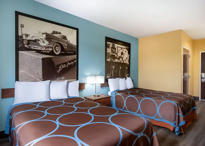 Super 8 By Wyndham Salisbury