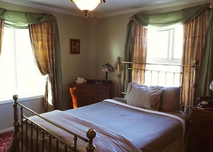 Van Gilder Hotel
