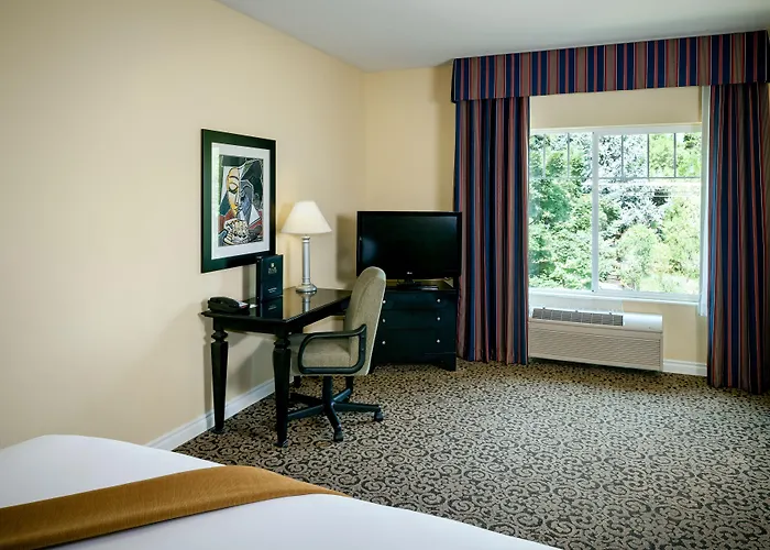 Plaza Inn & Suites At Ashland Creek