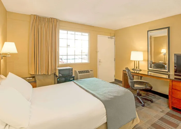Travelodge By Wyndham Silver Spring