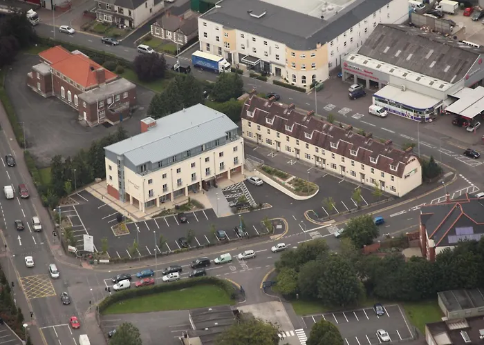 Belmore Court & Motel
