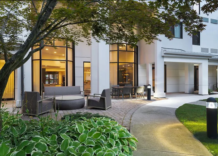 Courtyard By Marriott Danbury