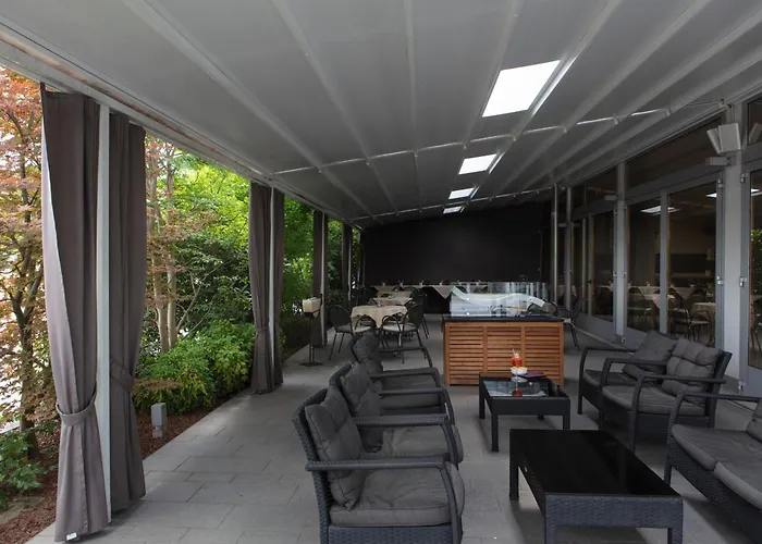 Smart Hotel Holiday