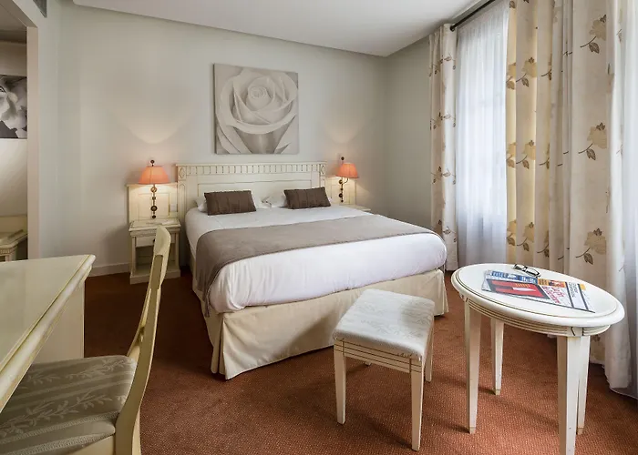 Hotel Royal - Centre Comedie