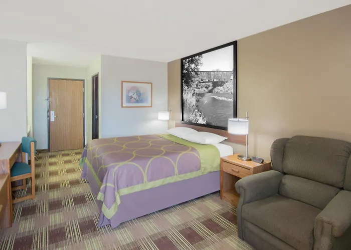 Super 8 By Wyndham Toledo