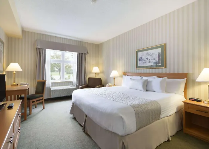 Days Inn By Wyndham Orillia