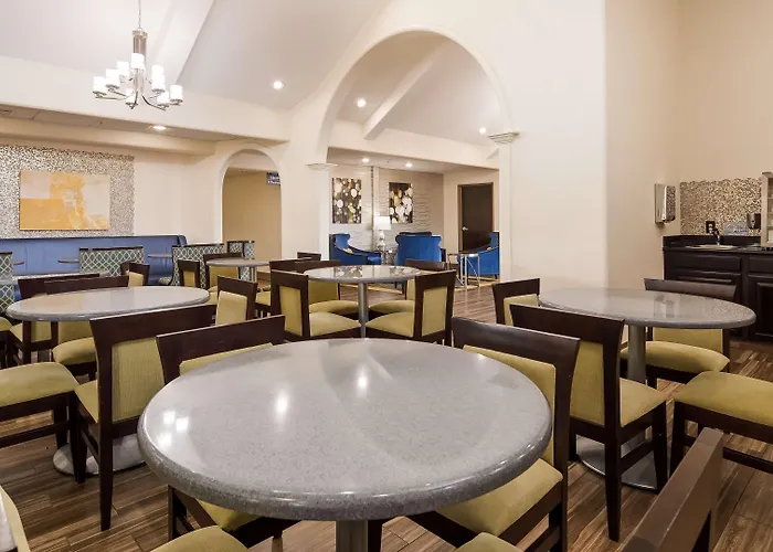 Best Western Plus Tulsa Inn & Suites