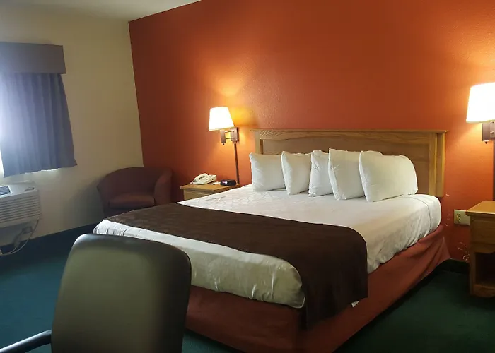 Holiday Inn Express Garden City East By Ihg