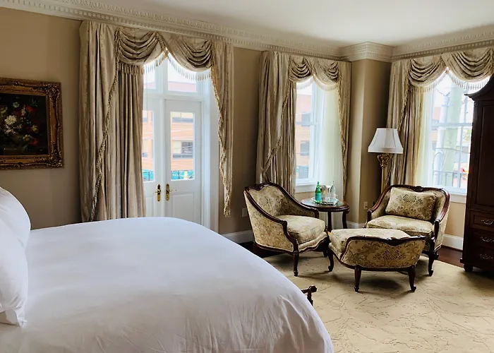 Market Pavilion Hotel